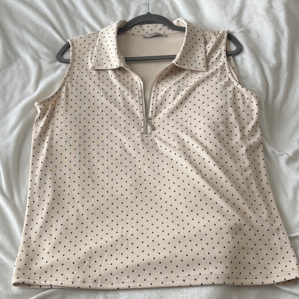 ViVI Sleeveless Zip Polo Tank - Cream with Black Dot Print